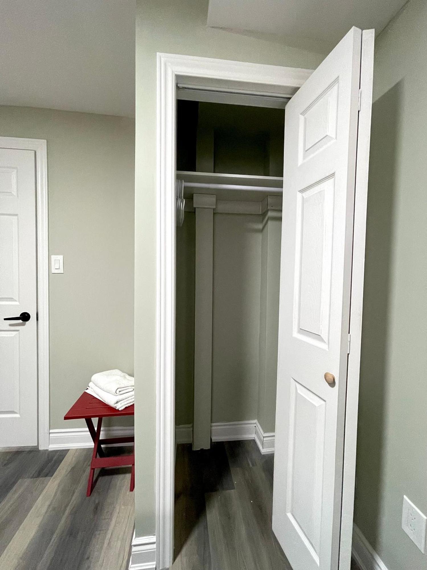 Homestay Niagara Falls 15 Mins Away From Falls Thorold